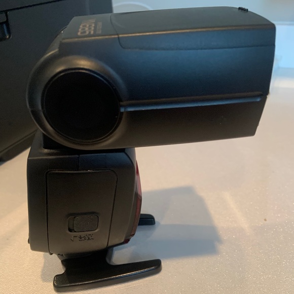 YONGUNO SPEEDLIGHT AND WIRELESS FLASH CONTROLLER- FOR NIKON CAMERAS - Picture 6 of 16